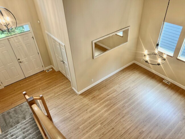 Building Photo - Must See! Beautiful 3bd/ + Bonus Rm/2.5 bath/ Primary Bed on Main/ /Heat Pump/Updated Features