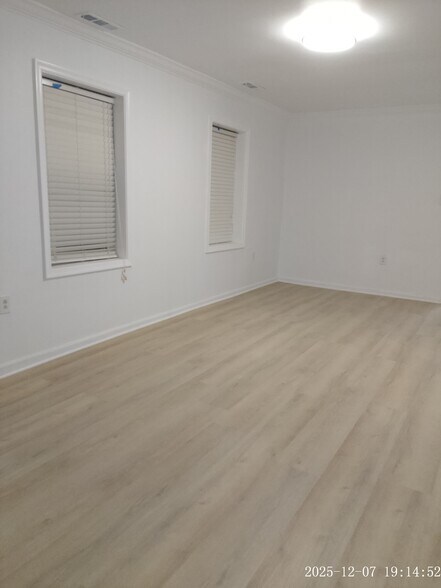 Building Photo - 1551 9th St NW