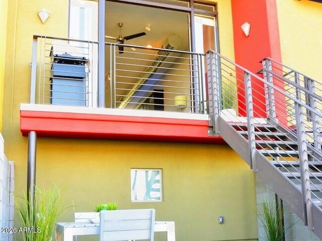 Building Photo - 516 E Ames Pl