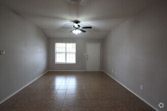 Building Photo - AVAILABLE NOW! 3 Bedroom Duplex for Rent i...