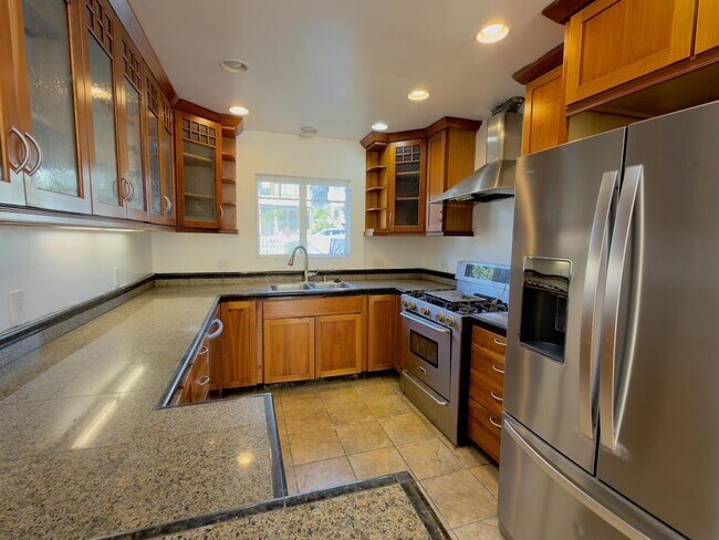 Building Photo - 731 Beryl St