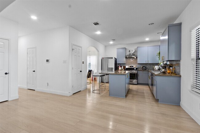 Building Photo - 13206 Blass Ct