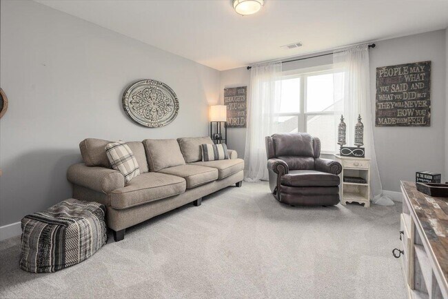 Building Photo - 12692 Sacred Oak Cv