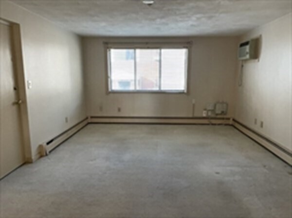 Building Photo - 30a Colonial Dr