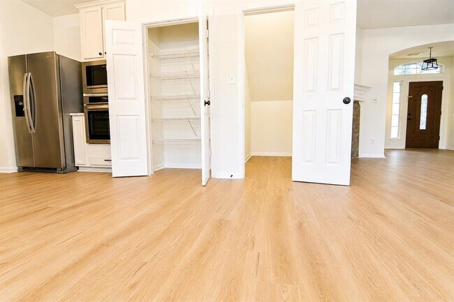 Building Photo - 4205 Bent Wood Ct