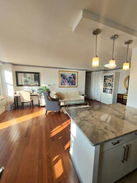 Building Photo - 303 W 66th St