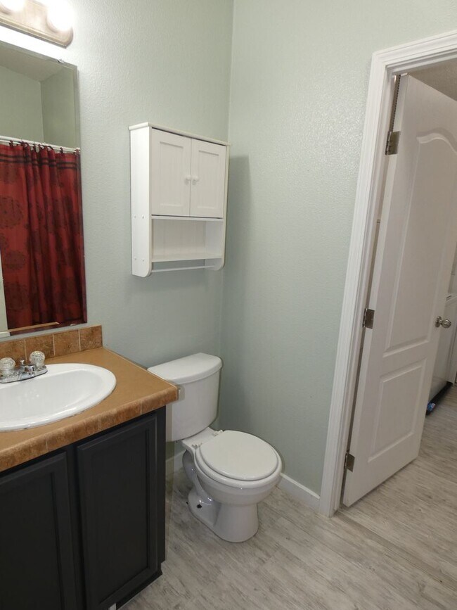 Building Photo - 522 S Alder Ln