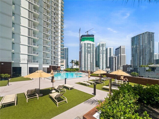 Building Photo - 350 S Miami Ave