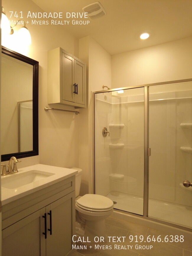 Building Photo - 741 Andrade Dr