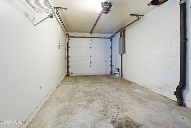 Building Photo - 802 Alpine Trail
