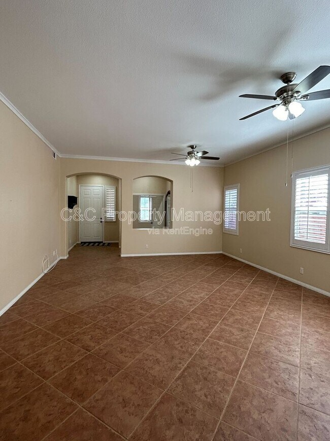Building Photo - 30934 Crystalaire Dr