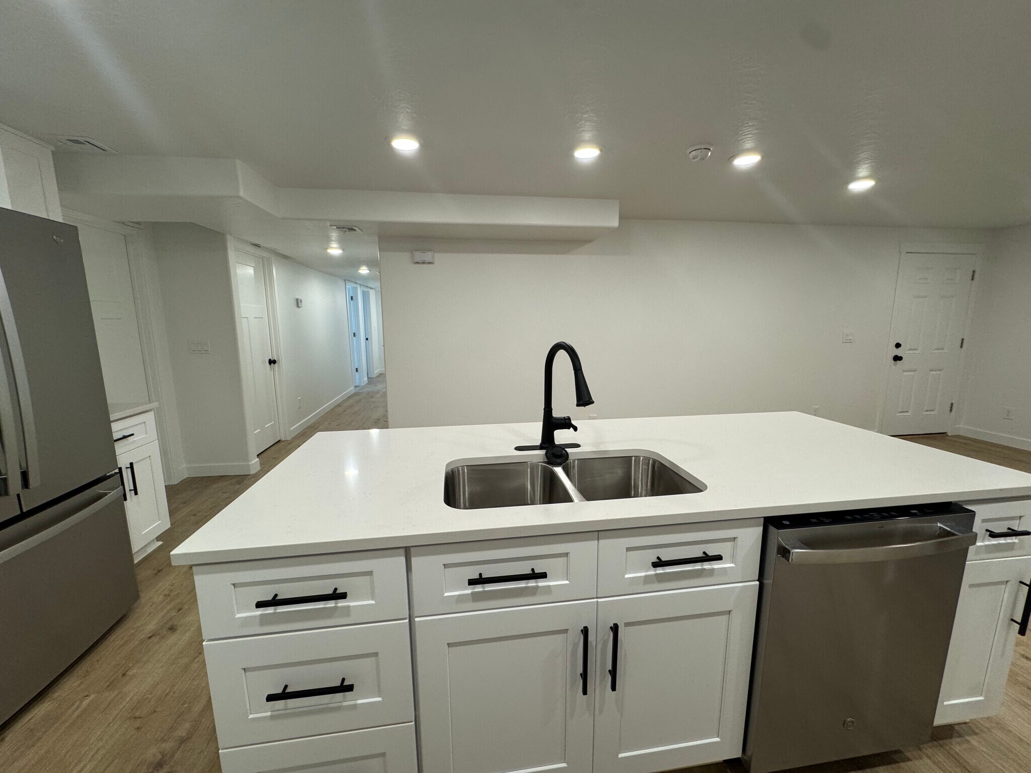 Building Photo - 3361 W Pond Dr