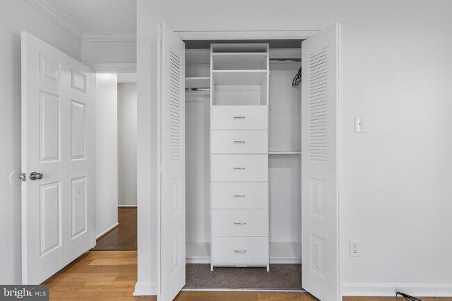 Building Photo - 106 Bernard Ct