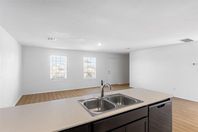 Building Photo - 1125 Largemouth Ln