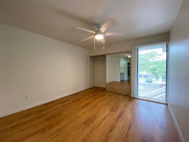 Building Photo - Lovely 2 Bedroom, 2 Bathroom Condo!