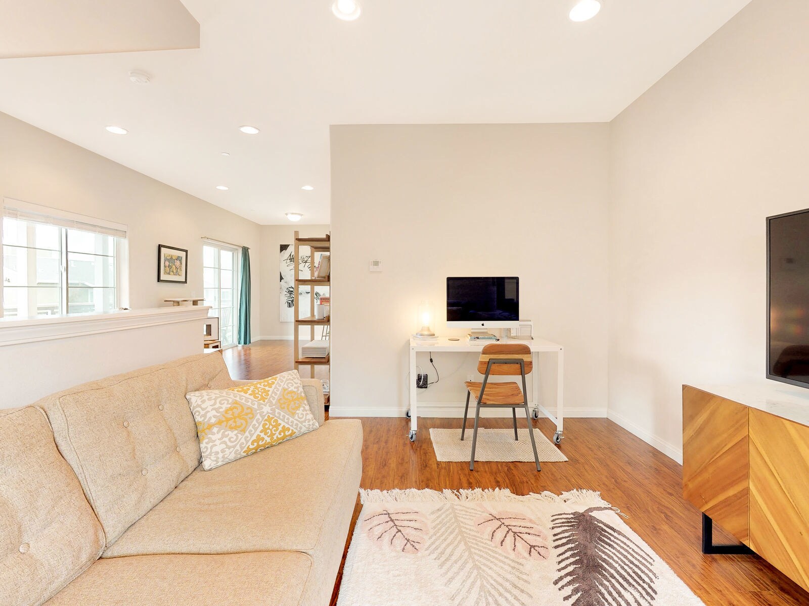 Building Photo - 955 Humbert Ave