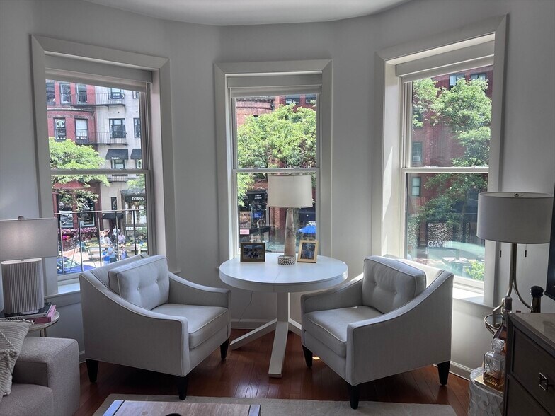Building Photo - 177 Newbury St