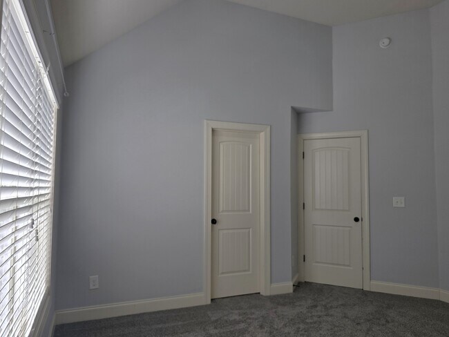 Building Photo - 8809 Crenshaw Dr