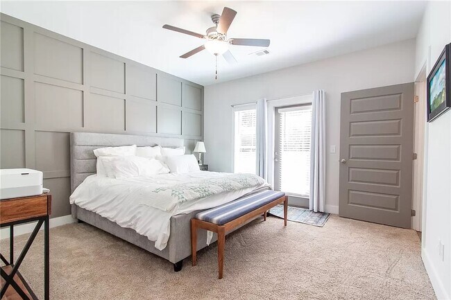 Building Photo - 1156 Burrow Cir