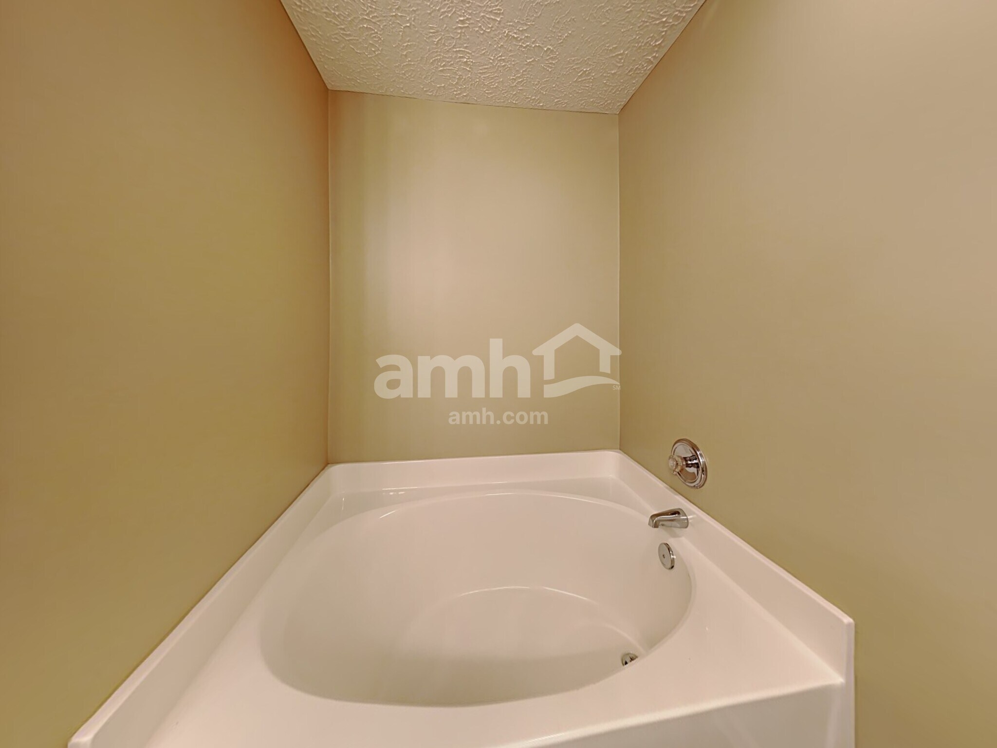 Building Photo - 3136 Hidden Creek Dr