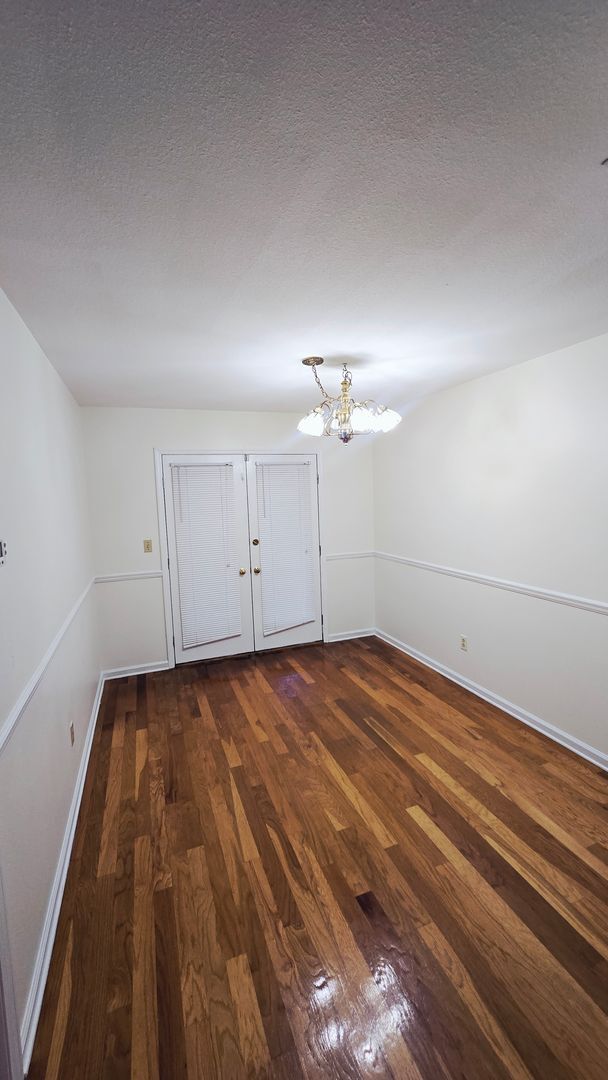 Building Photo - Beautiful Large home off of Mahan