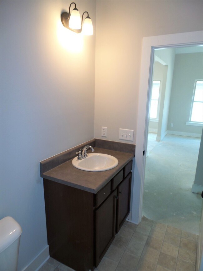 Building Photo - Home for rent in Odenville... Available to...