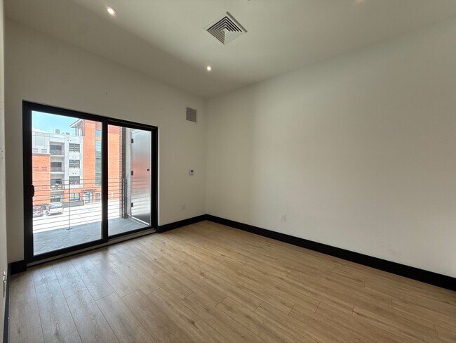 Building Photo - Watermark Residences
