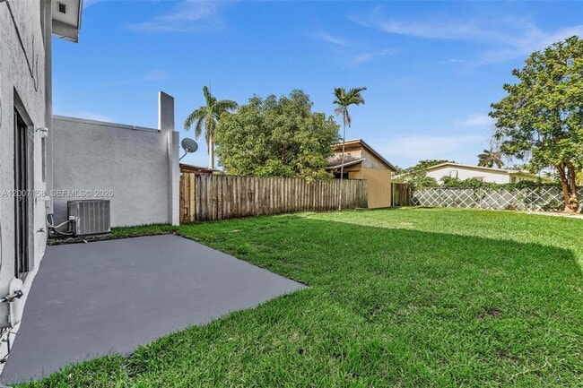 Building Photo - 14212 NE 4th Ave