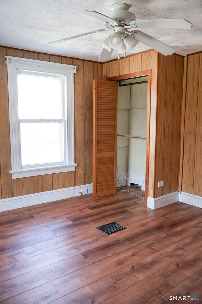 Building Photo - 66 Forest Ct
