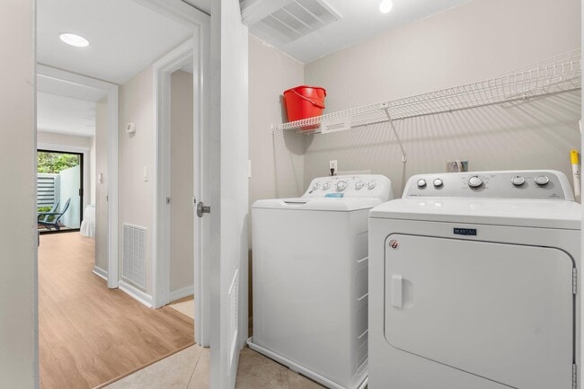 Building Photo - 5073 Beachwalk Way