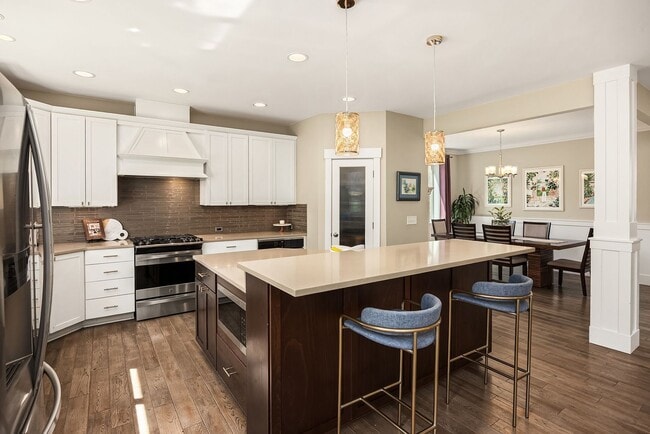 Building Photo - Bainbridge Island Home