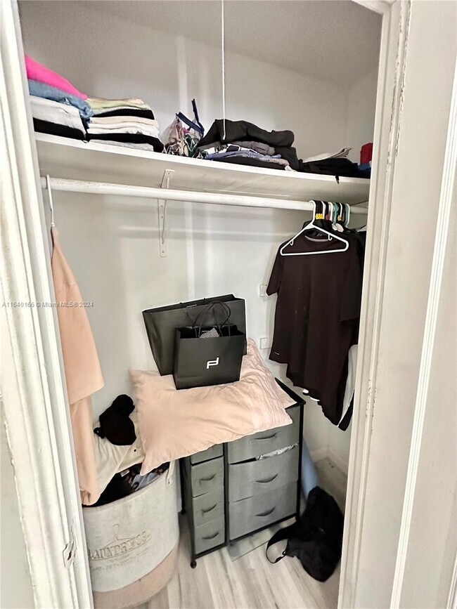 Building Photo - 1914 Dewey St