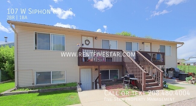 Primary Photo - 107 W Siphon Rd