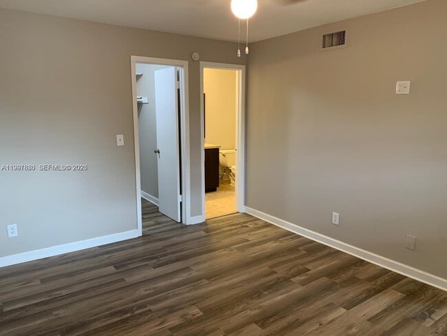 Building Photo - 3932 NW 87th Ave