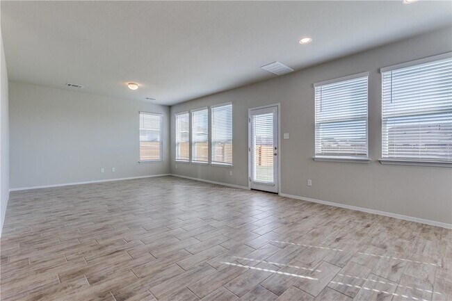 Building Photo - 131 Trailside Ln