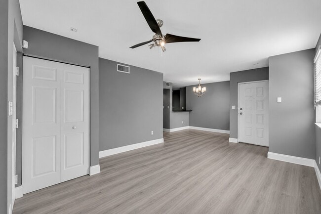 Building Photo - 2881 N Oakland Forest Dr