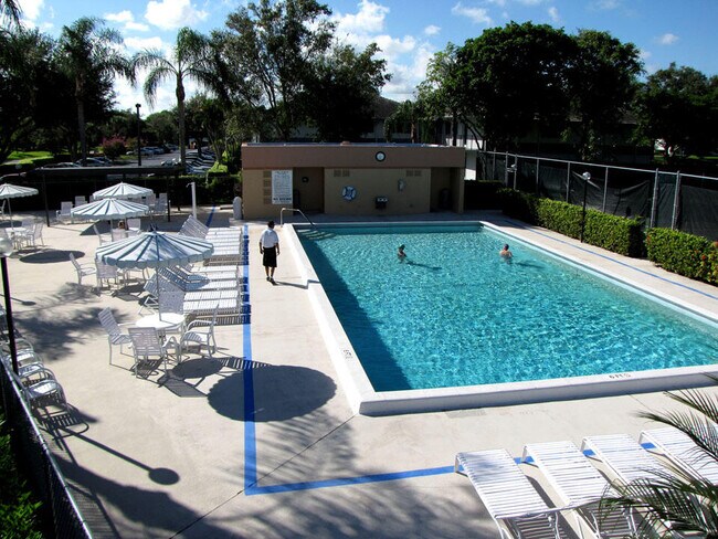 Building Photo - 15469 Lakes of Delray Blvd