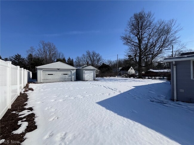 Building Photo - 38599 Plains Ct