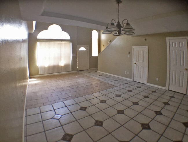 Building Photo - 2501 N I St