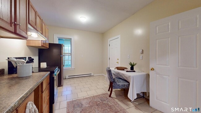 Building Photo - 24 Madison St