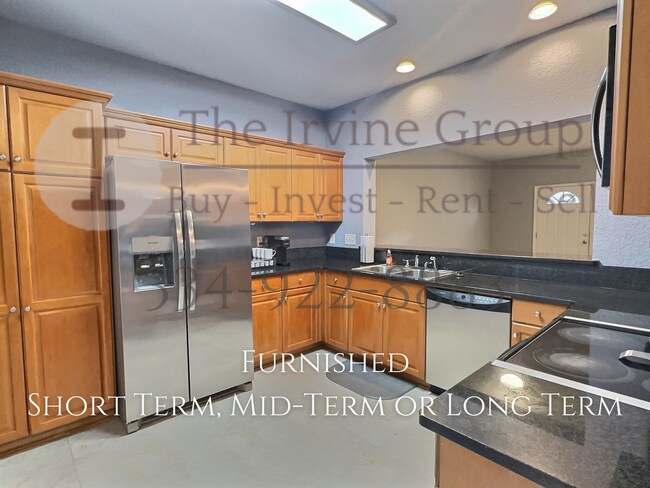 Building Photo - Fully Furnished Short, Mid and Long Term A...