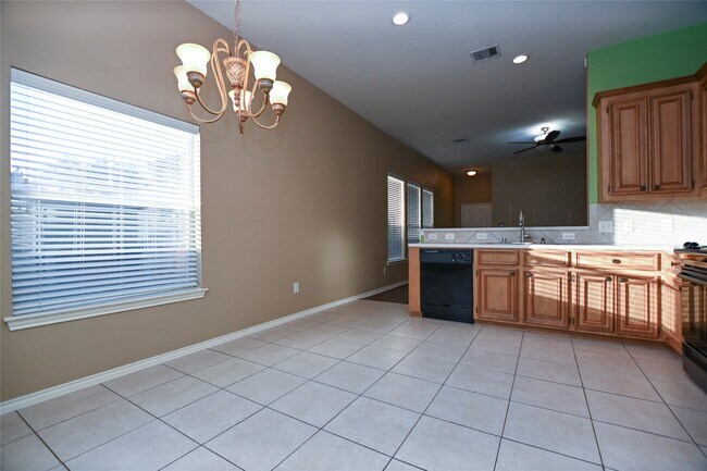 Building Photo - 2123 Castle Gardens Ln