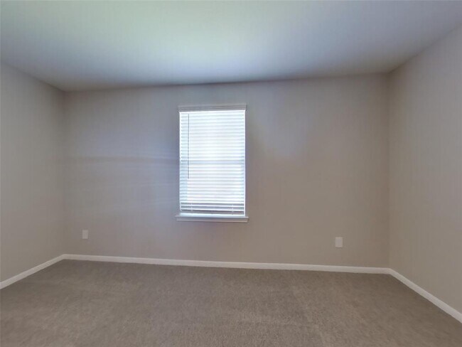 Building Photo - 504 Red Dusk Paint Dr