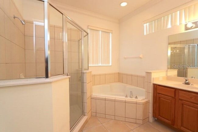 Building Photo - 1035 Lascala Dr