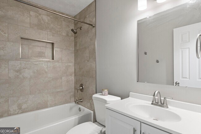 Building Photo - 5452 Glen Haven Dr