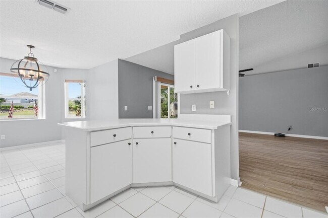 Building Photo - 14 Westmoreland Dr