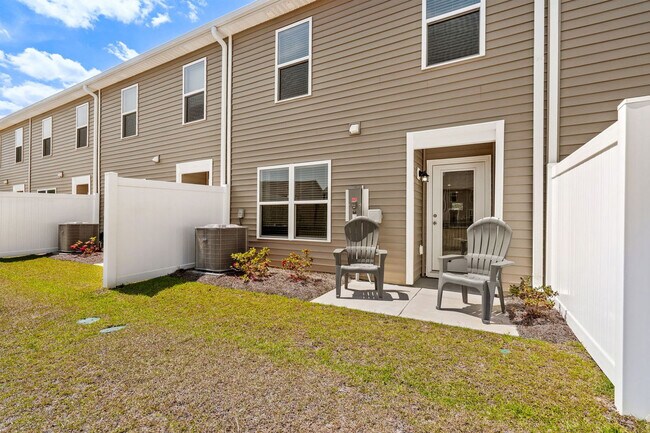 Building Photo - 332 Bayou Loop