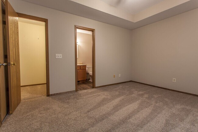 Building Photo - d4138mir