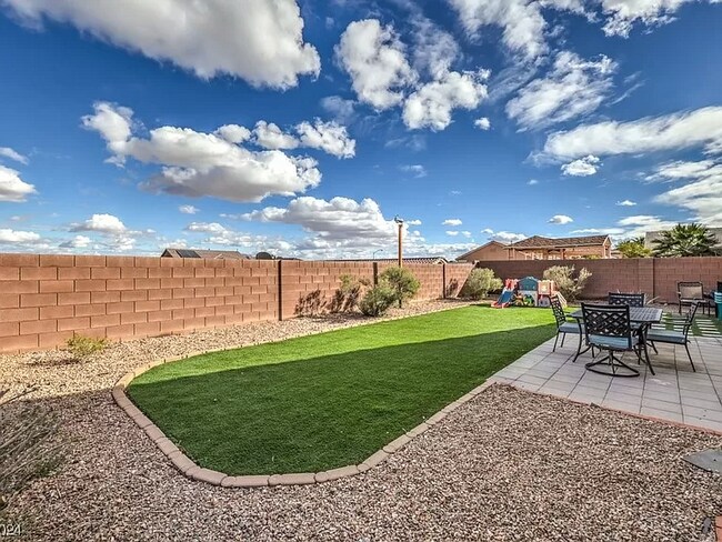 Building Photo - 3828 N Goldfield St