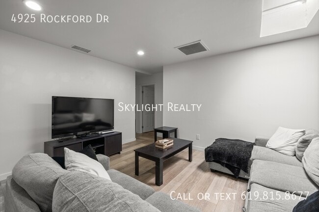 Building Photo - 4925 Rockford Dr